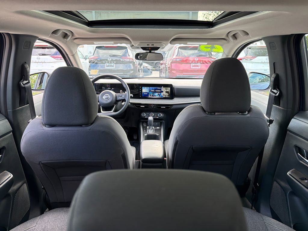 Used 2025 Nissan Kicks SV w/ SV Premium Package FWD image 33
