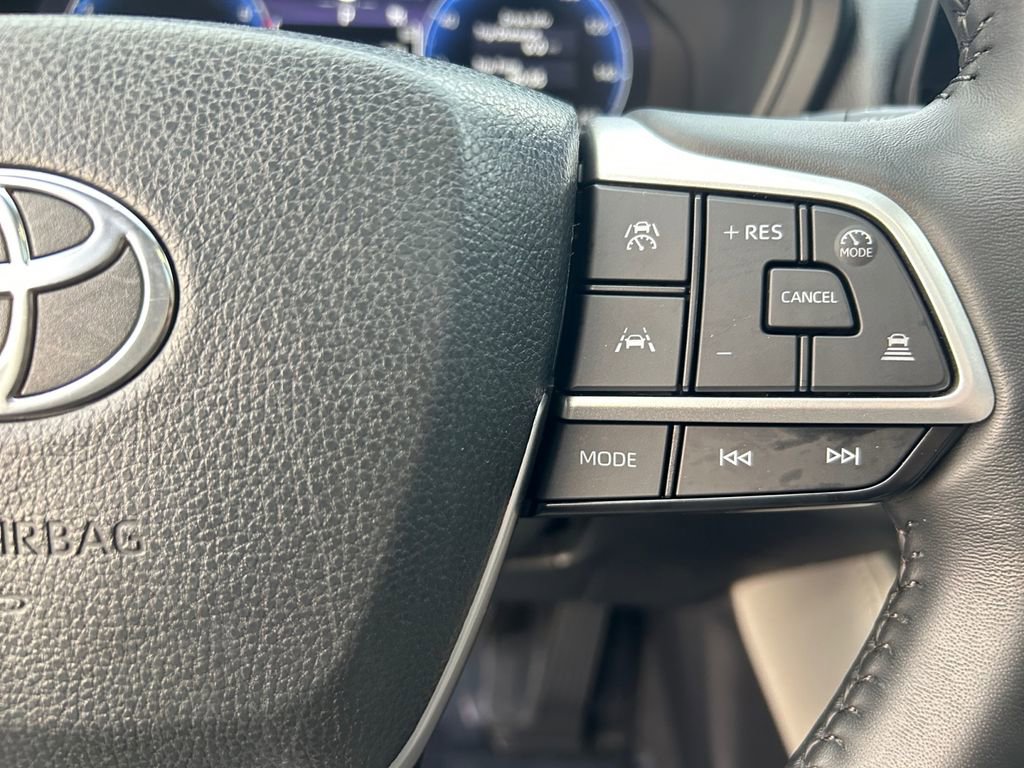 Used 2024 Toyota Grand Highlander Limited image 18