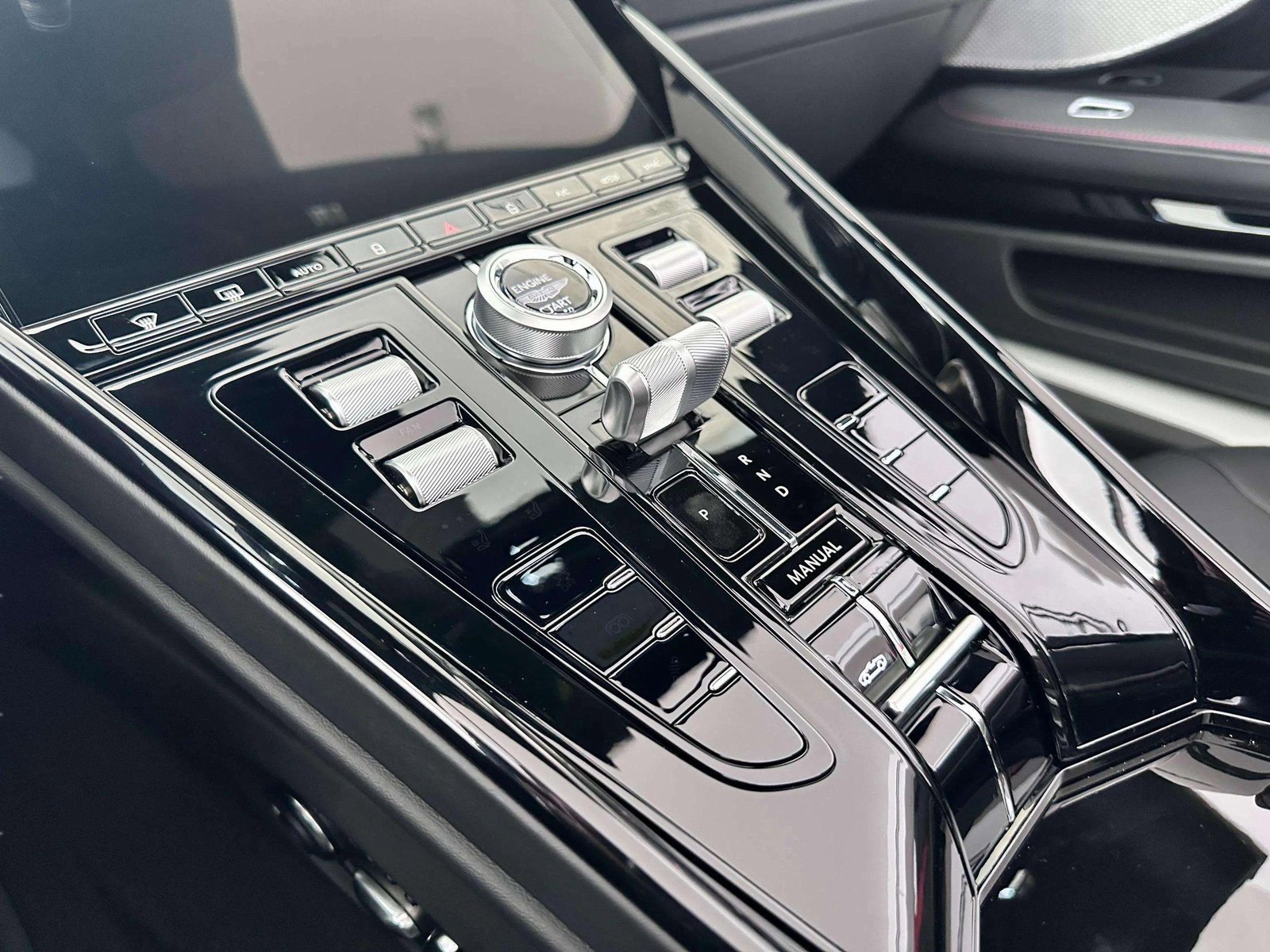 New 2025 Aston Martin DB12 Convertible image 27