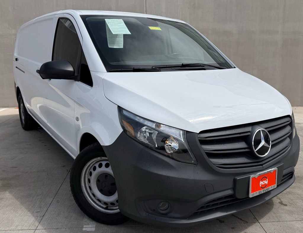 Used 2023 Mercedes-Benz Metris image 1