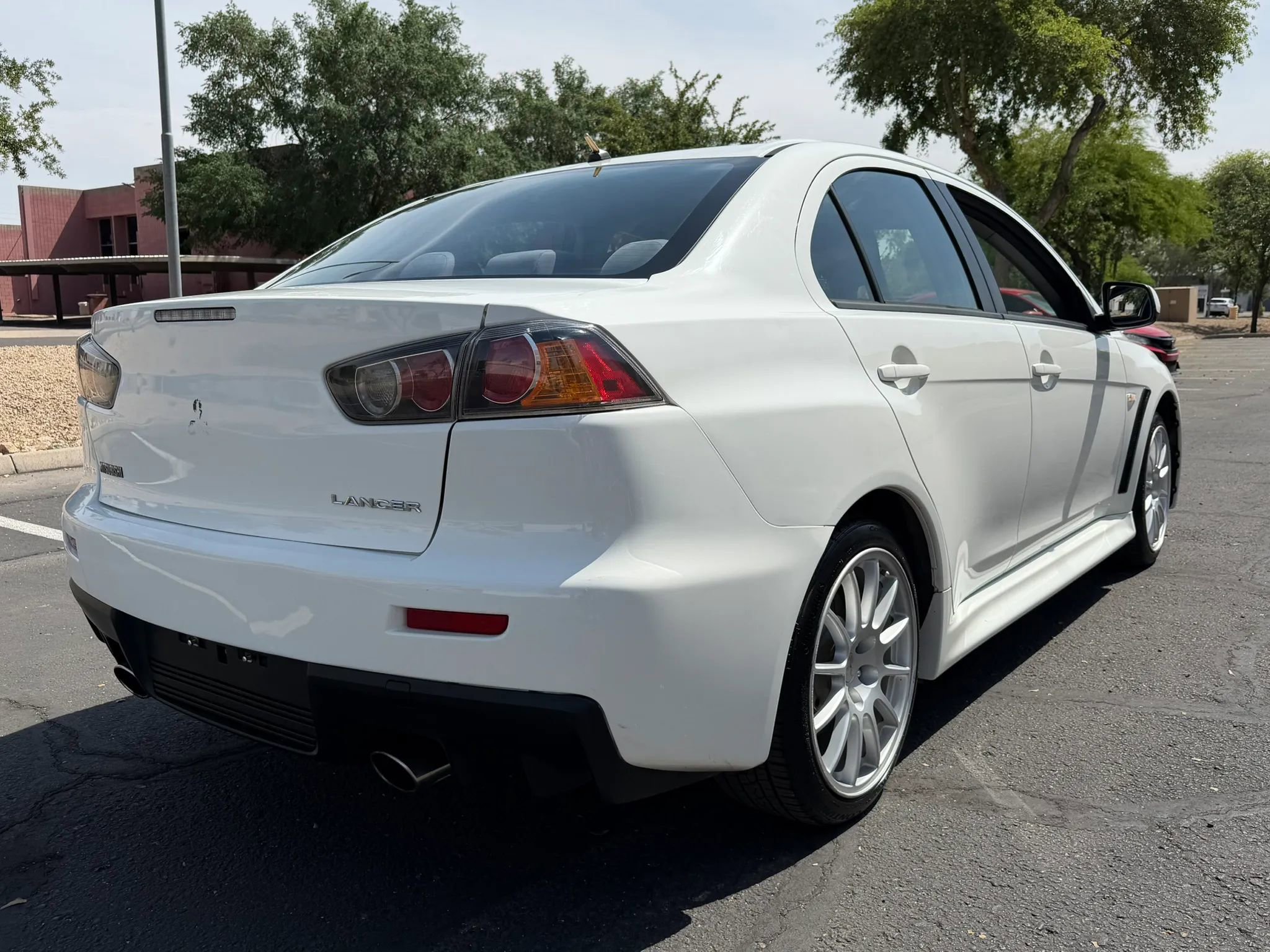Used 2011 Mitsubishi Lancer Evolution GSR image 9