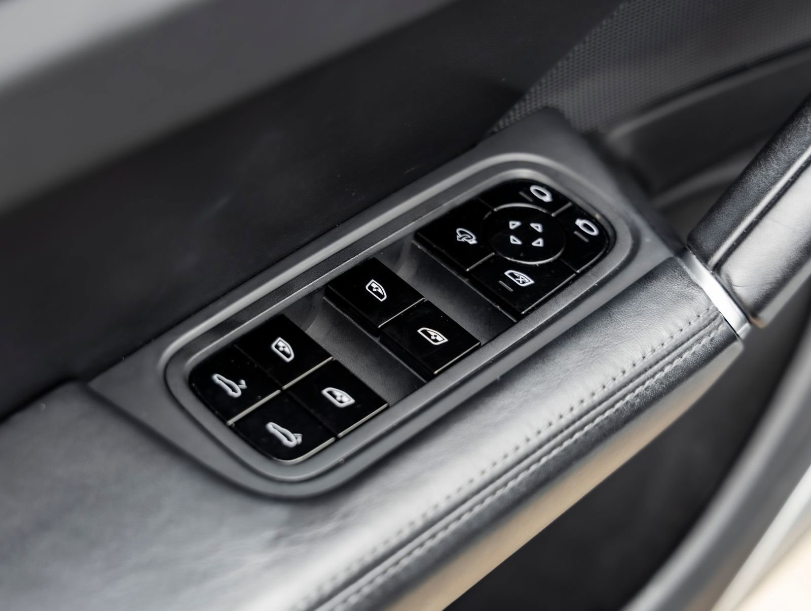 Certified 2021 Porsche Cayenne GTS image 21