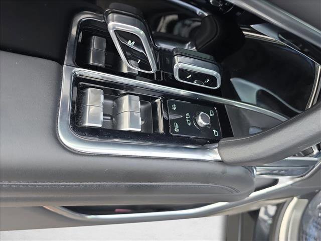 Used 2024 Land Rover Range Rover Autobiography image 26