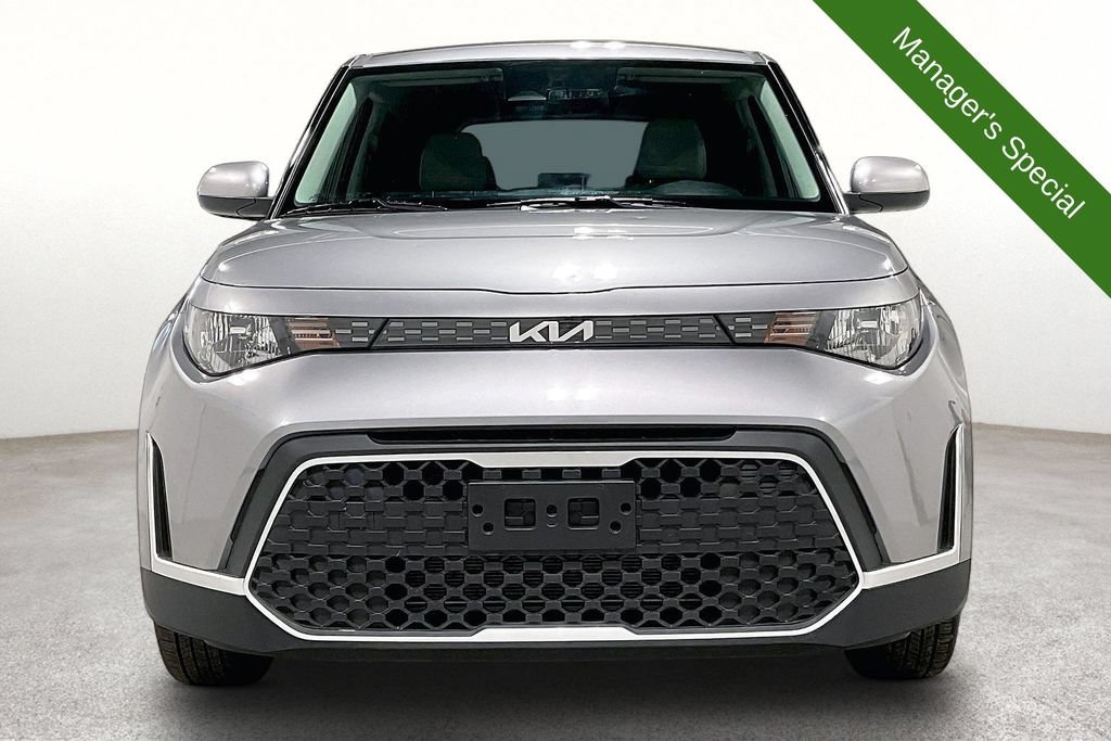 Used 2025 Kia Soul LX w/ LX Technology Package FWD image 4