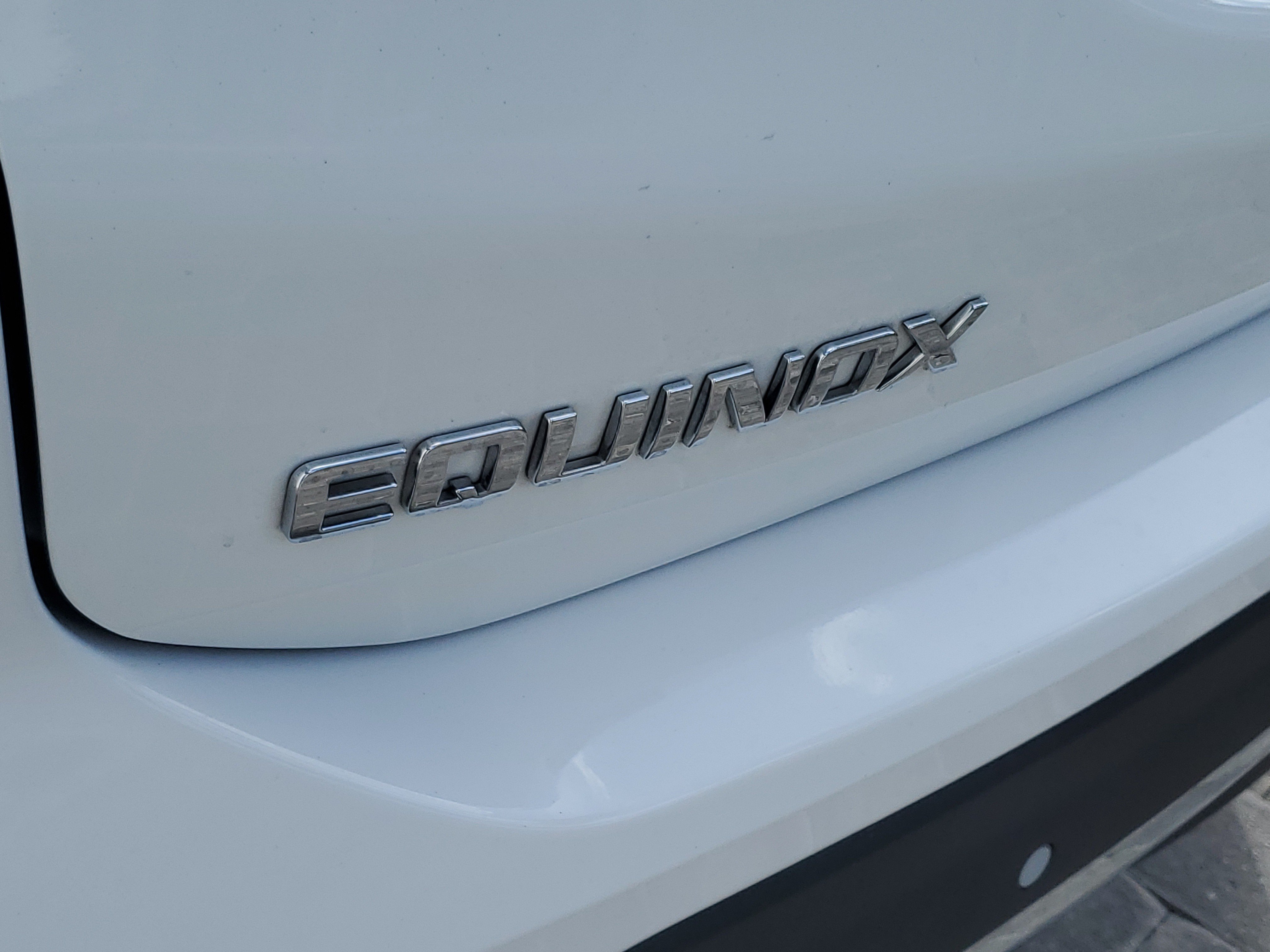 Used 2024 Chevrolet Equinox LT w/ LPO, Cargo Package FWD image 8