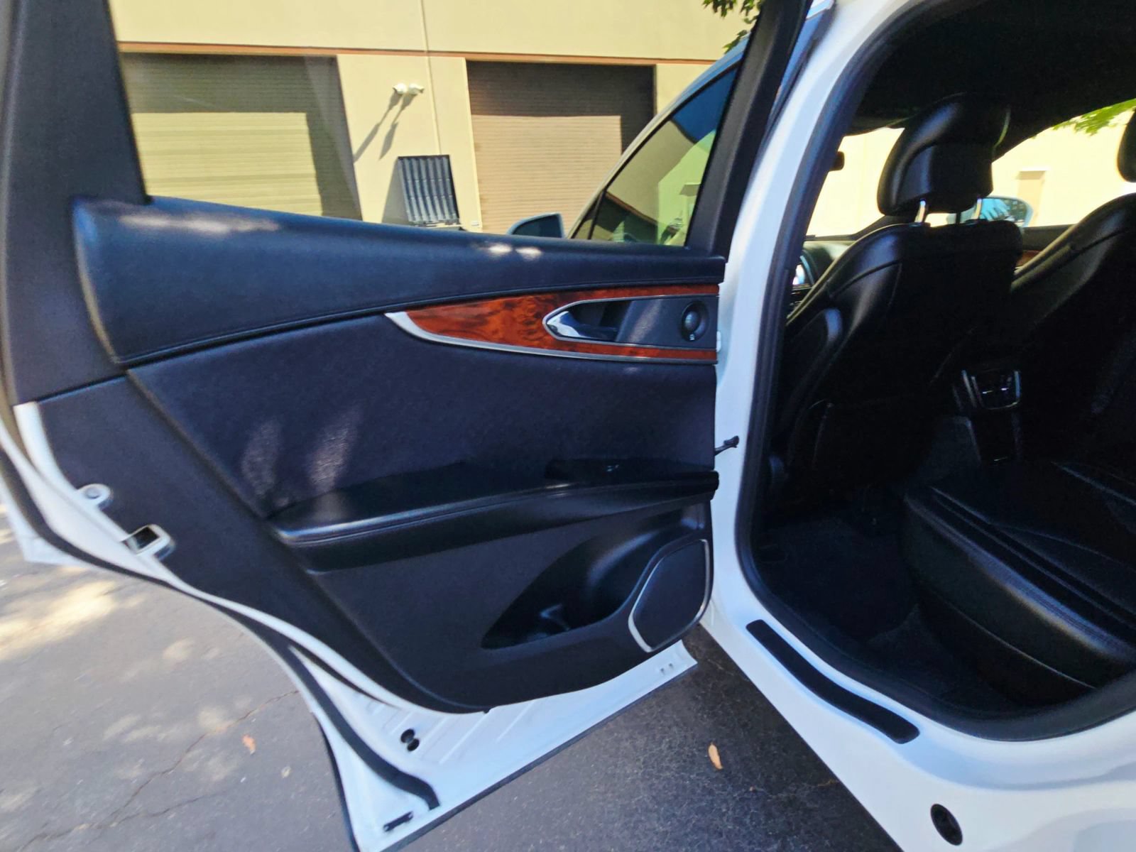 Used 2016 Lincoln MKX Select w/ Select Plus Package FWD image 35