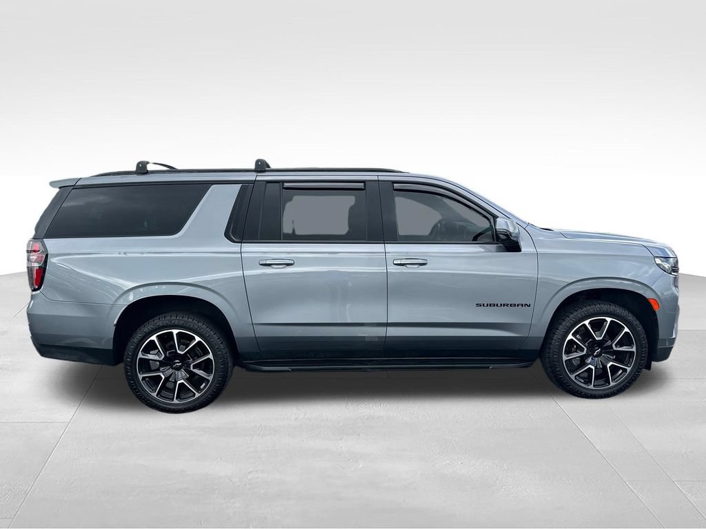 Used 2022 Chevrolet Suburban RST w/ Luxury Package AWD/4WD image 6