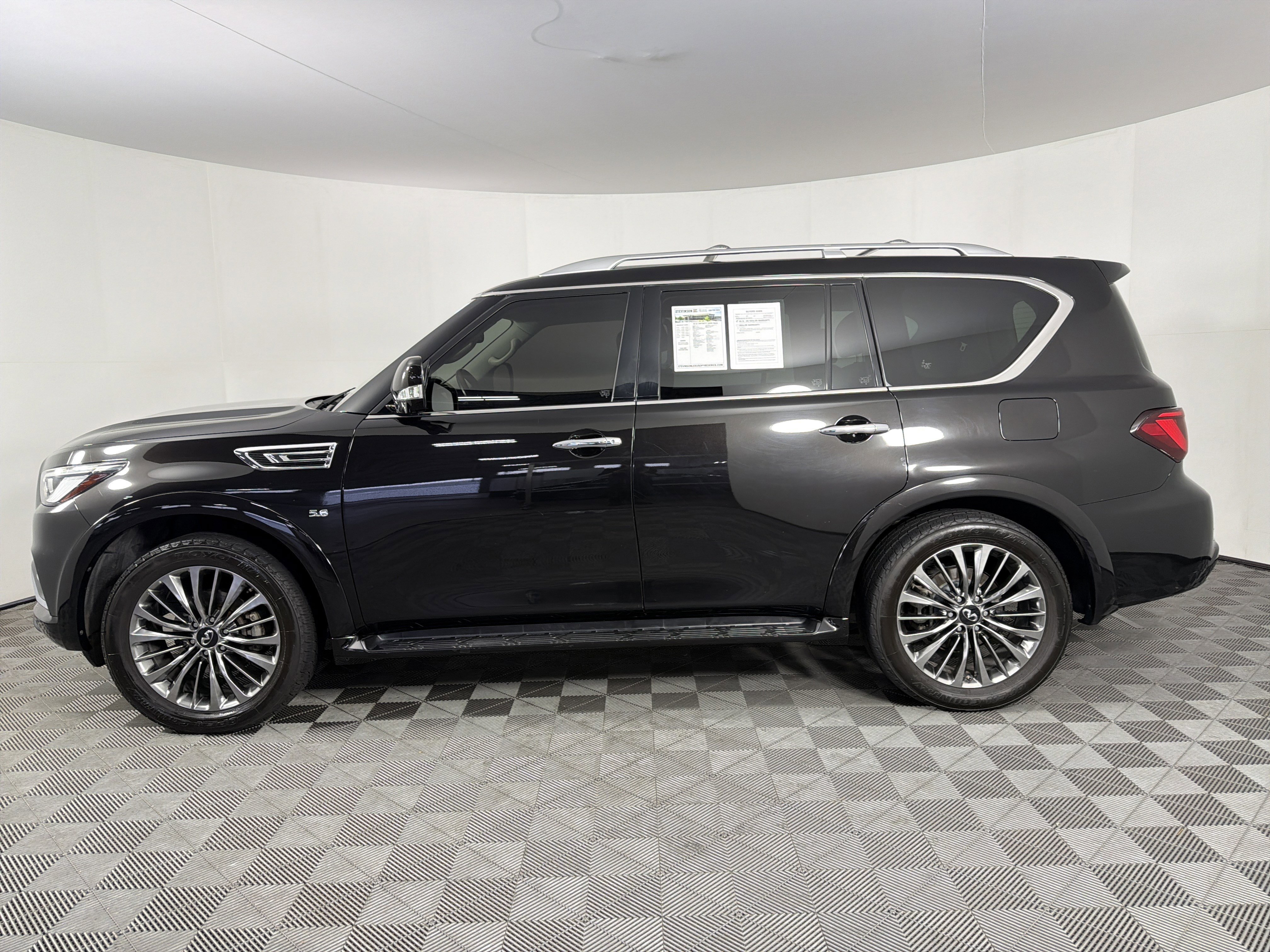 Used 2018 INFINITI QX80 4WD w/ Driver Assistance Package image 4