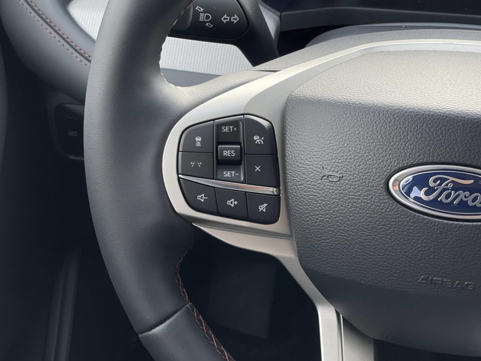 New 2026 Ford Explorer Active RWD image 10
