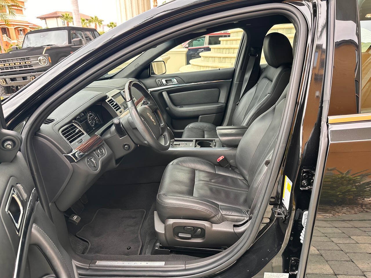 Used 2009 Lincoln MKS FWD image 22