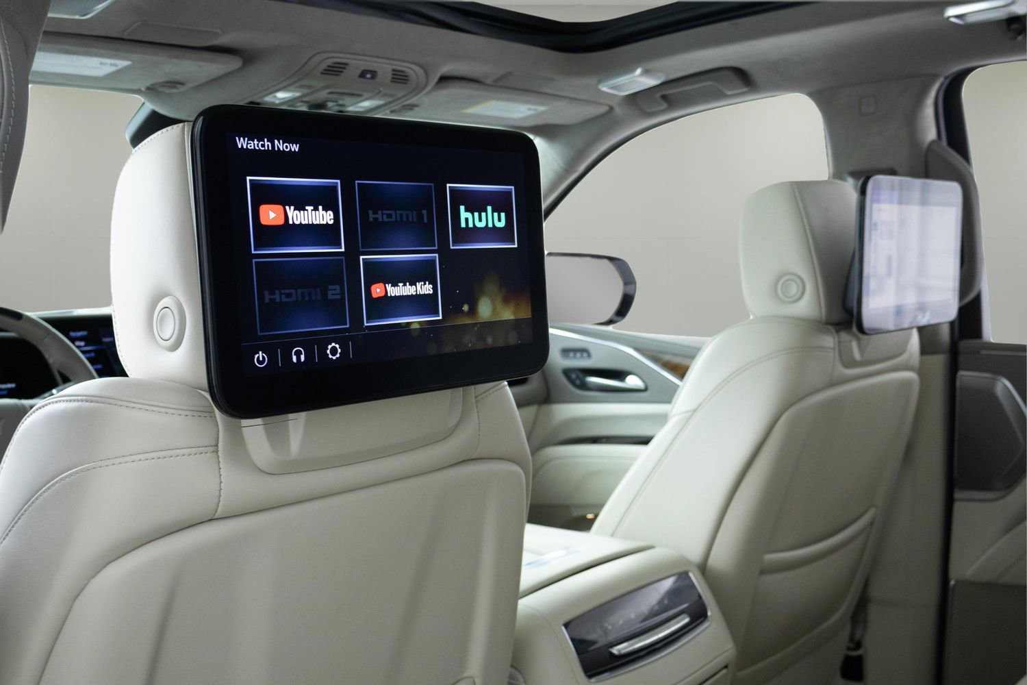 Used 2024 Cadillac Escalade ESV Sport Platinum w/ Heavy-Duty Trailer Package AWD/4WD image 30