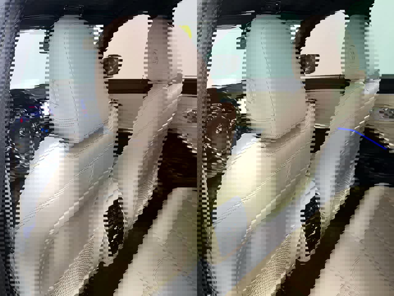 Used 2022 BMW 330i xDrive Sedan w/ Driving Assistance Package image 26