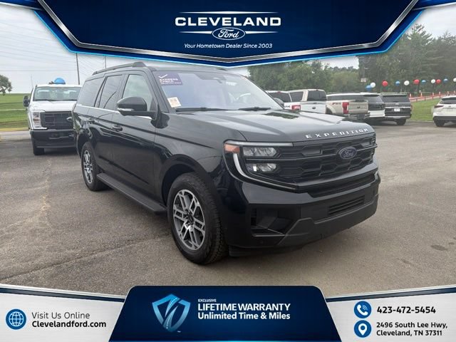 Used 2025 Ford Expedition Active AWD/4WD image 1