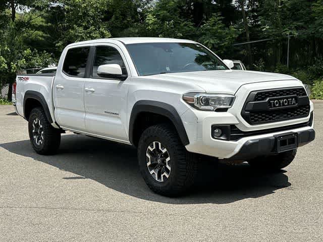 Used 2018 Toyota Tacoma TRD Off-Road AWD/4WD image 29