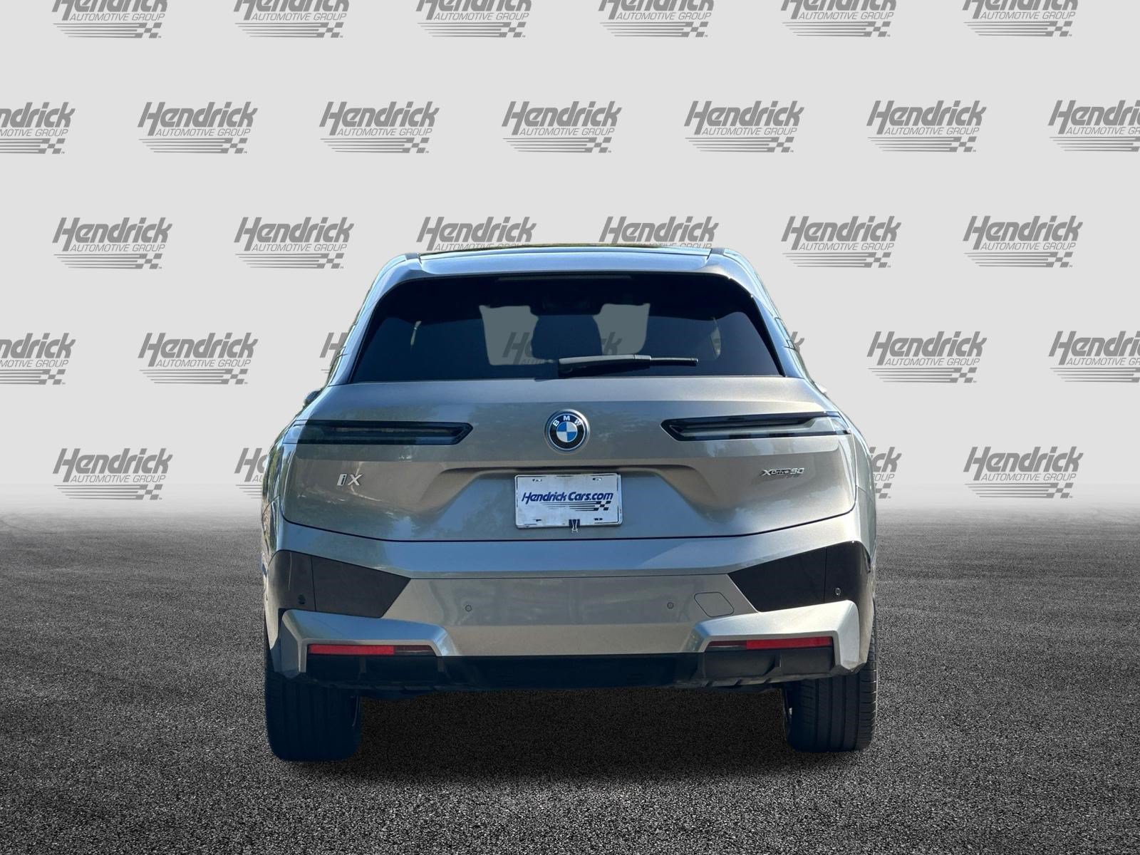 Used 2024 BMW iX xDrive50 w/ Sport Package AWD/4WD image 6