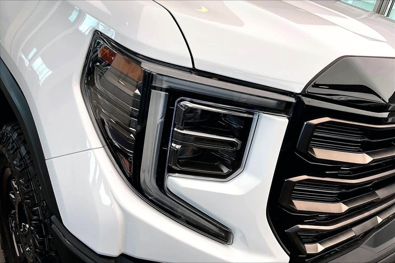 Used 2024 GMC Sierra 1500 AT4X w/ AT4X AEV Edition image 27