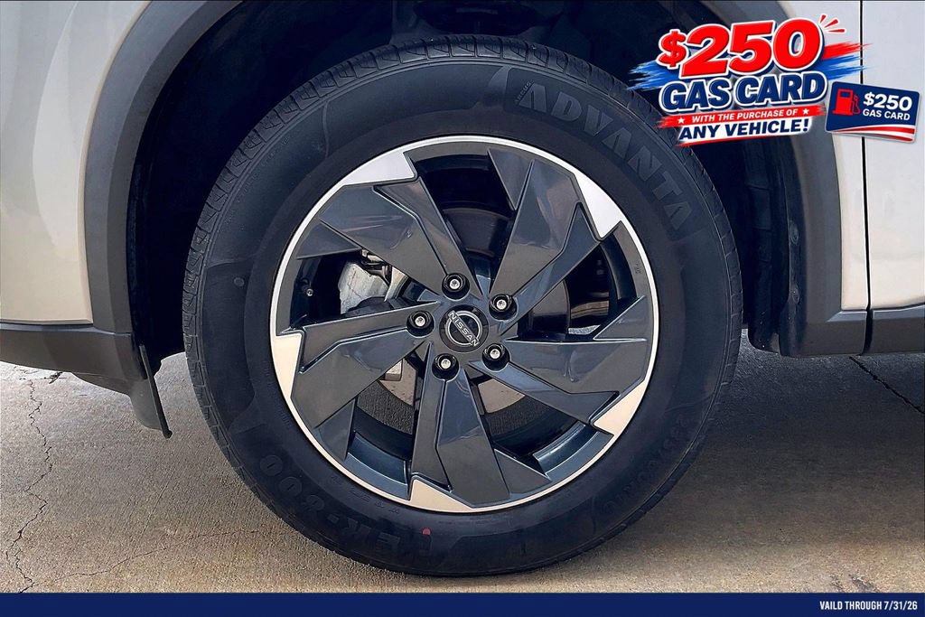 Used 2024 Nissan Rogue SV AWD/4WD image 9