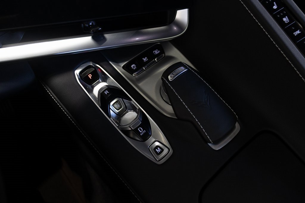 Used 2025 Chevrolet Corvette Stingray Preferred Cpe w/ 2LT image 28