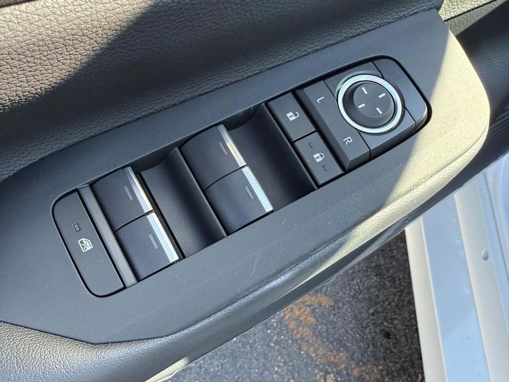 New 2026 Toyota Prius Plug-In Hybrid image 10