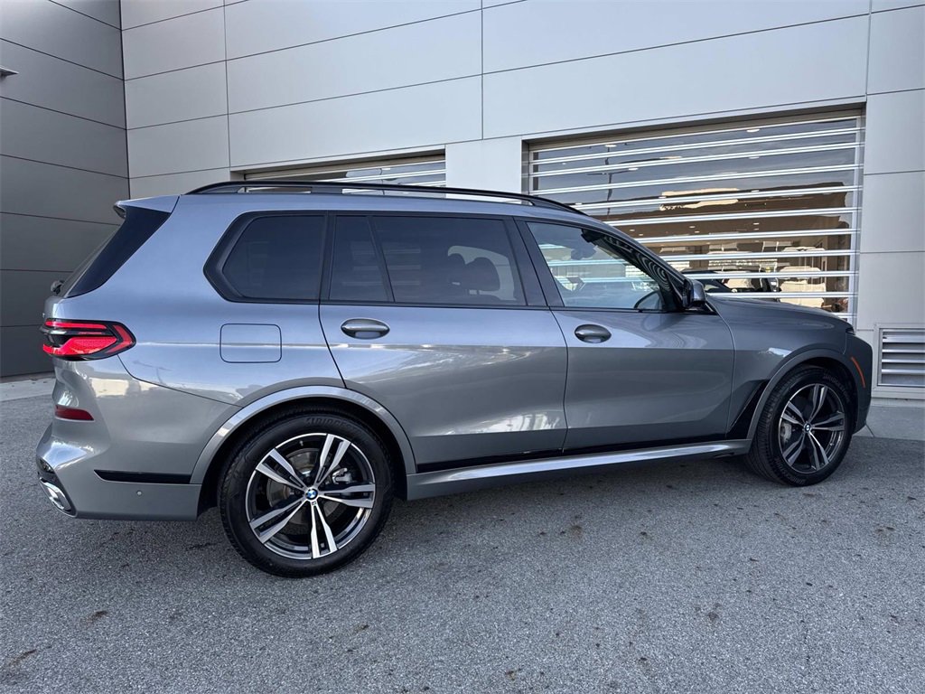 Used 2025 BMW X7 xDrive40i w/ M Sport Package image 8