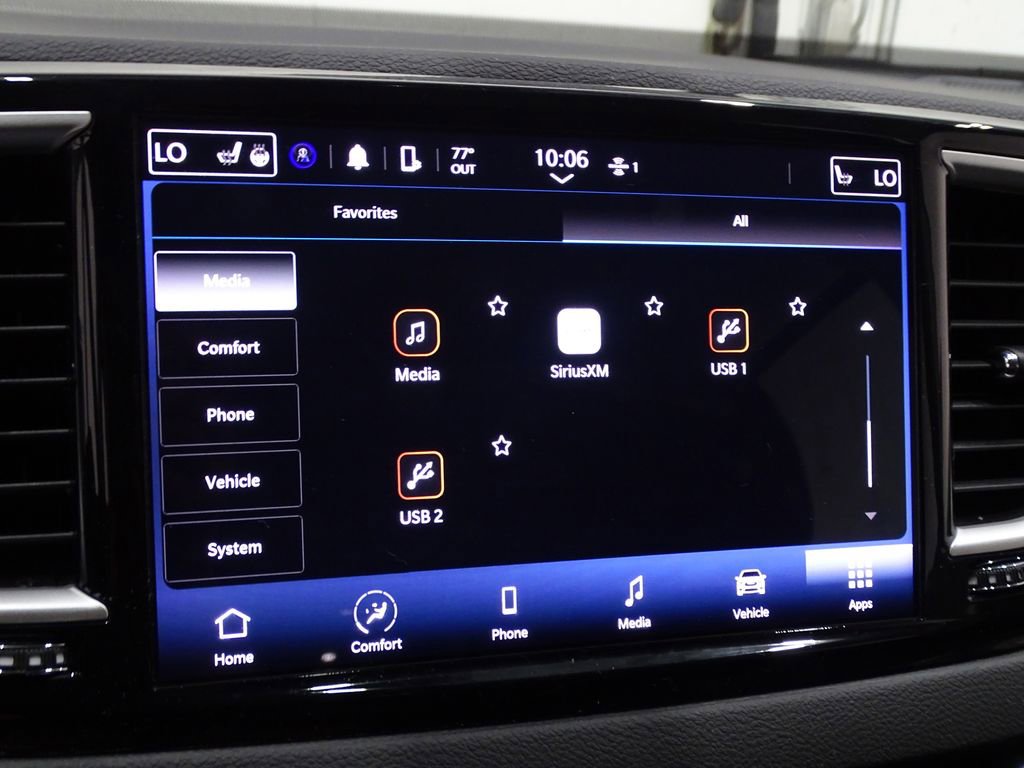 Used 2024 Chrysler Pacifica Touring-L image 36