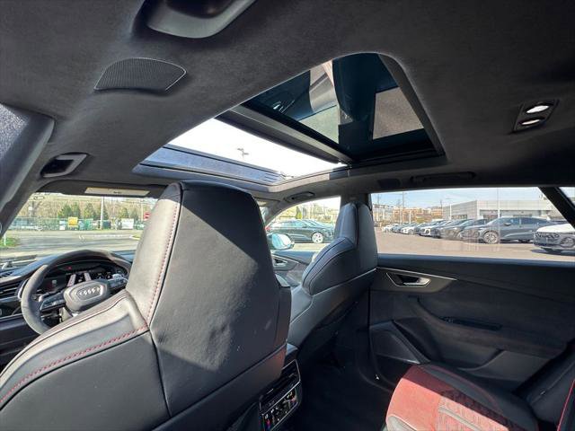 Certified 2025 Audi RS Q8 performance image 28