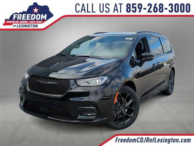 New 2026 Chrysler Pacifica Select