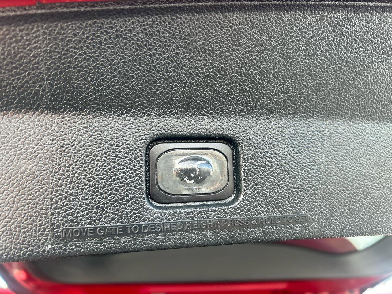 Used 2018 Ford Explorer XLT w/ Equipment Group 202A image 13