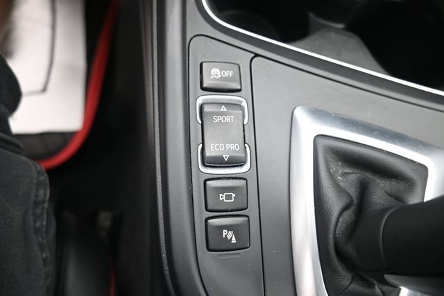 Used 2014 BMW 335i xDrive Sedan AWD/4WD image 19