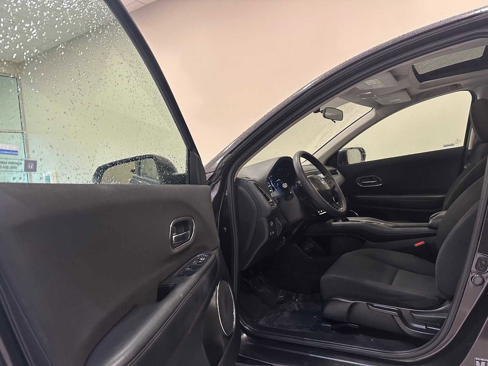 Used 2018 Honda HR-V EX image 22