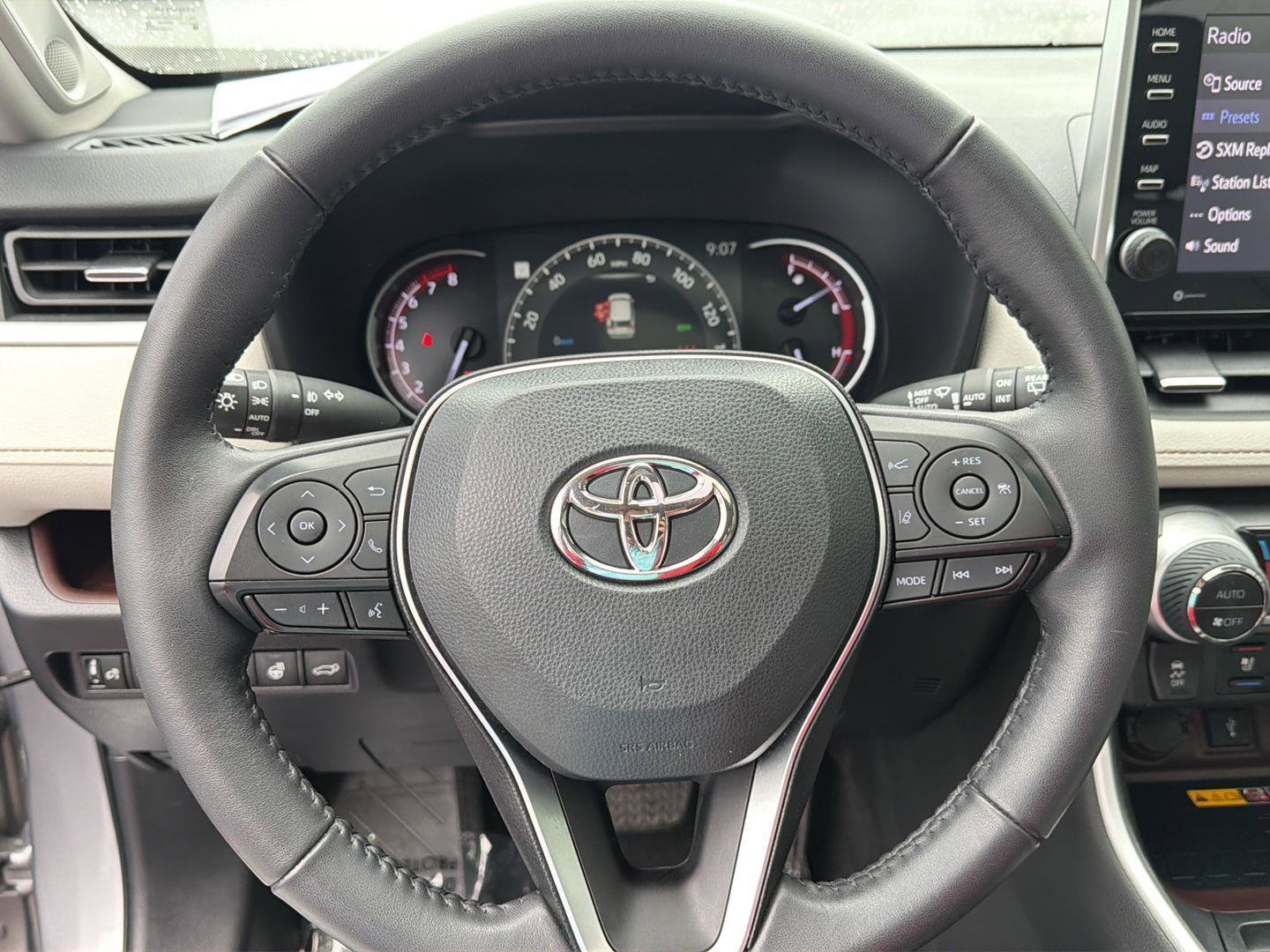 Used 2022 Toyota RAV4 Limited FWD image 21