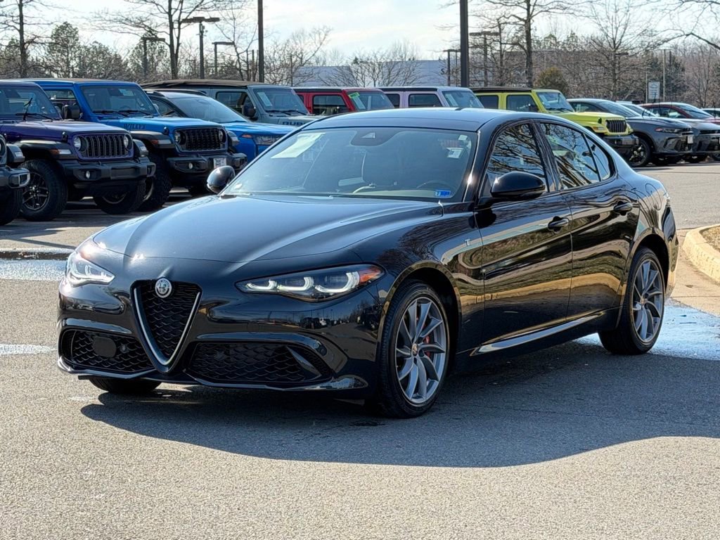Used 2024 Alfa Romeo Giulia Ti image 3