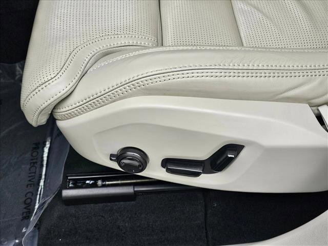 Used 2023 Volvo XC60 B5 Ultimate image 19