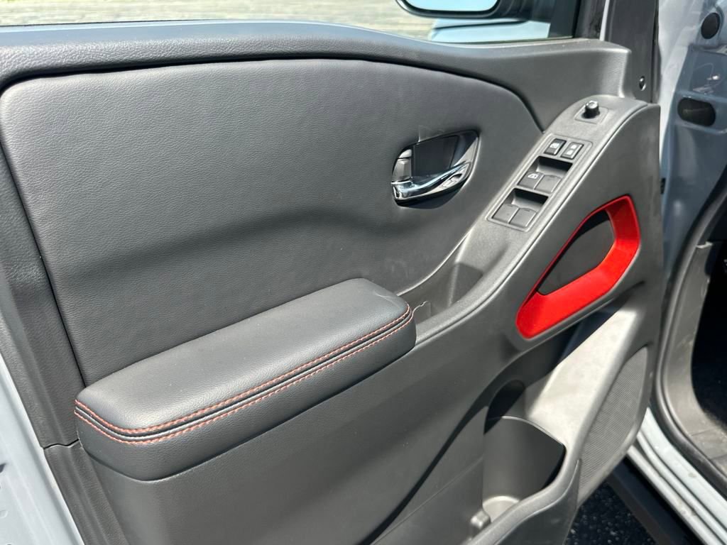 New 2025 Nissan Frontier PRO-4X w/ Tow Package image 14