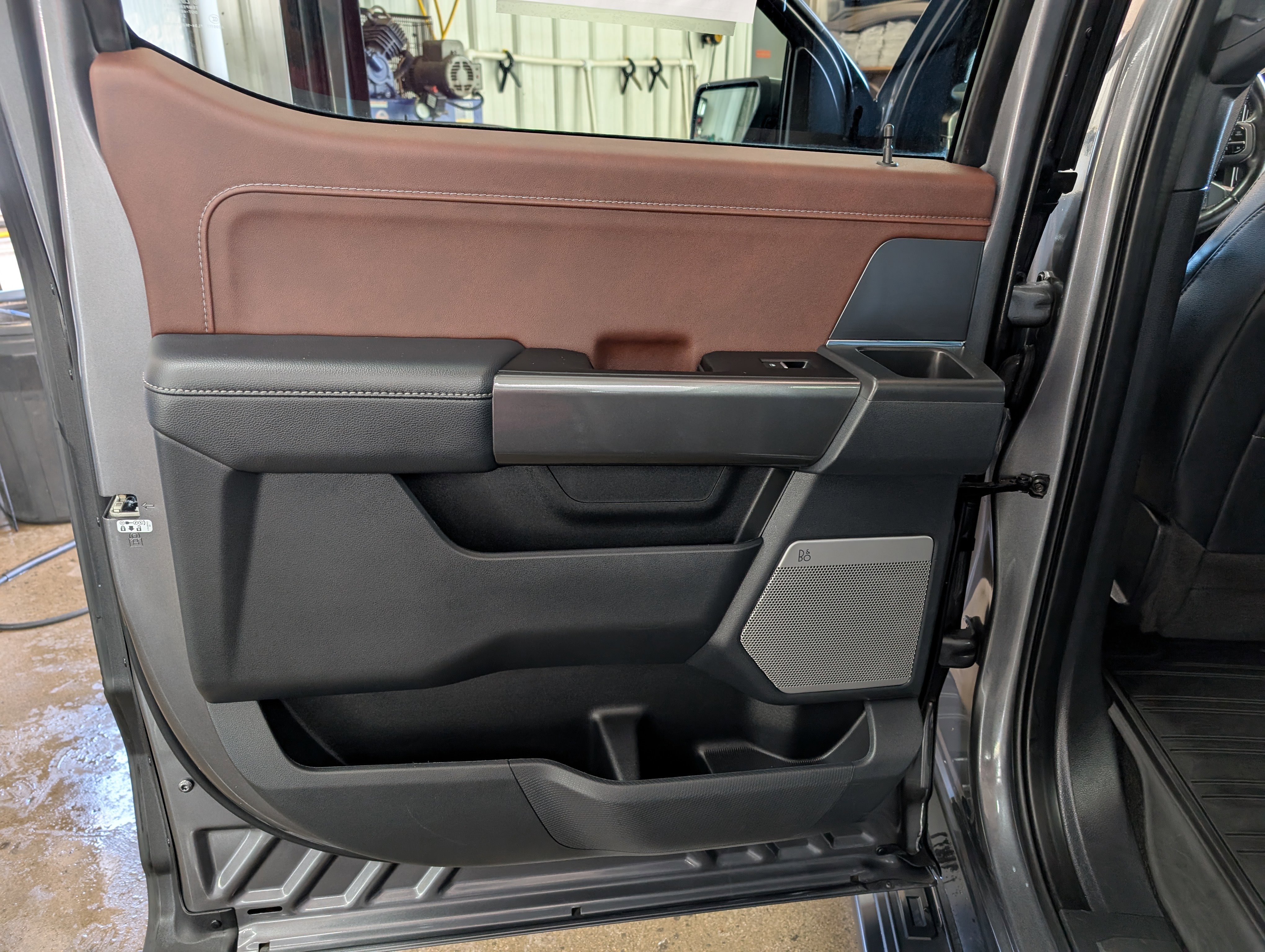 Used 2022 Ford F150 Lariat w/ Equipment Group 502A High image 11