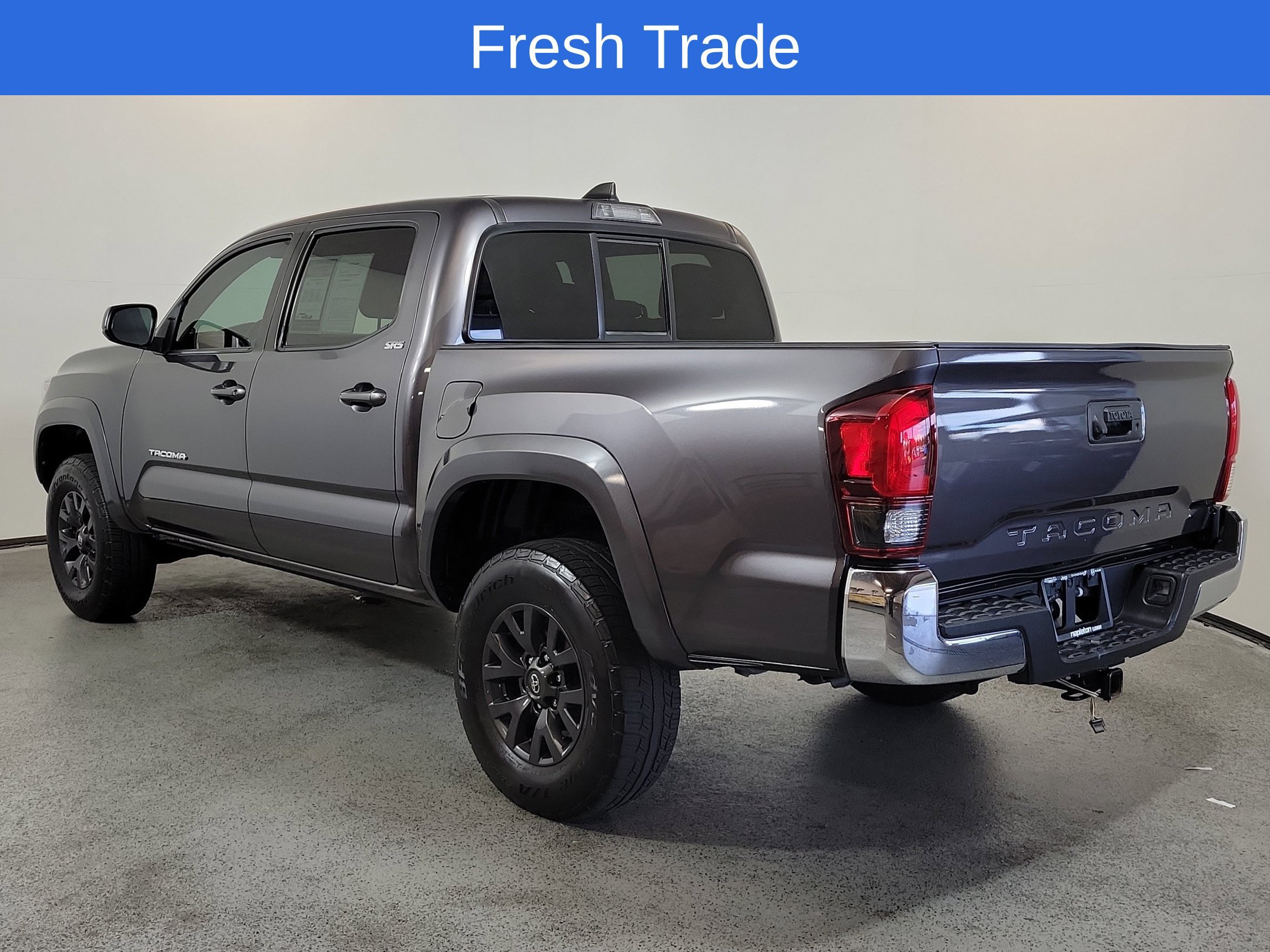 Used 2022 Toyota Tacoma SR5 w/ SR5 Appearance Package (SM) RWD image 5