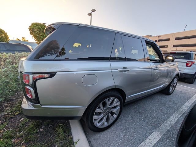 Used 2019 Land Rover Range Rover HSE image 10