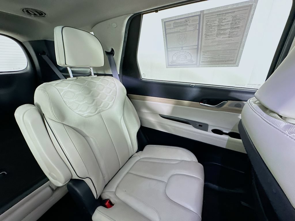 Used 2022 Hyundai Palisade Limited FWD image 14