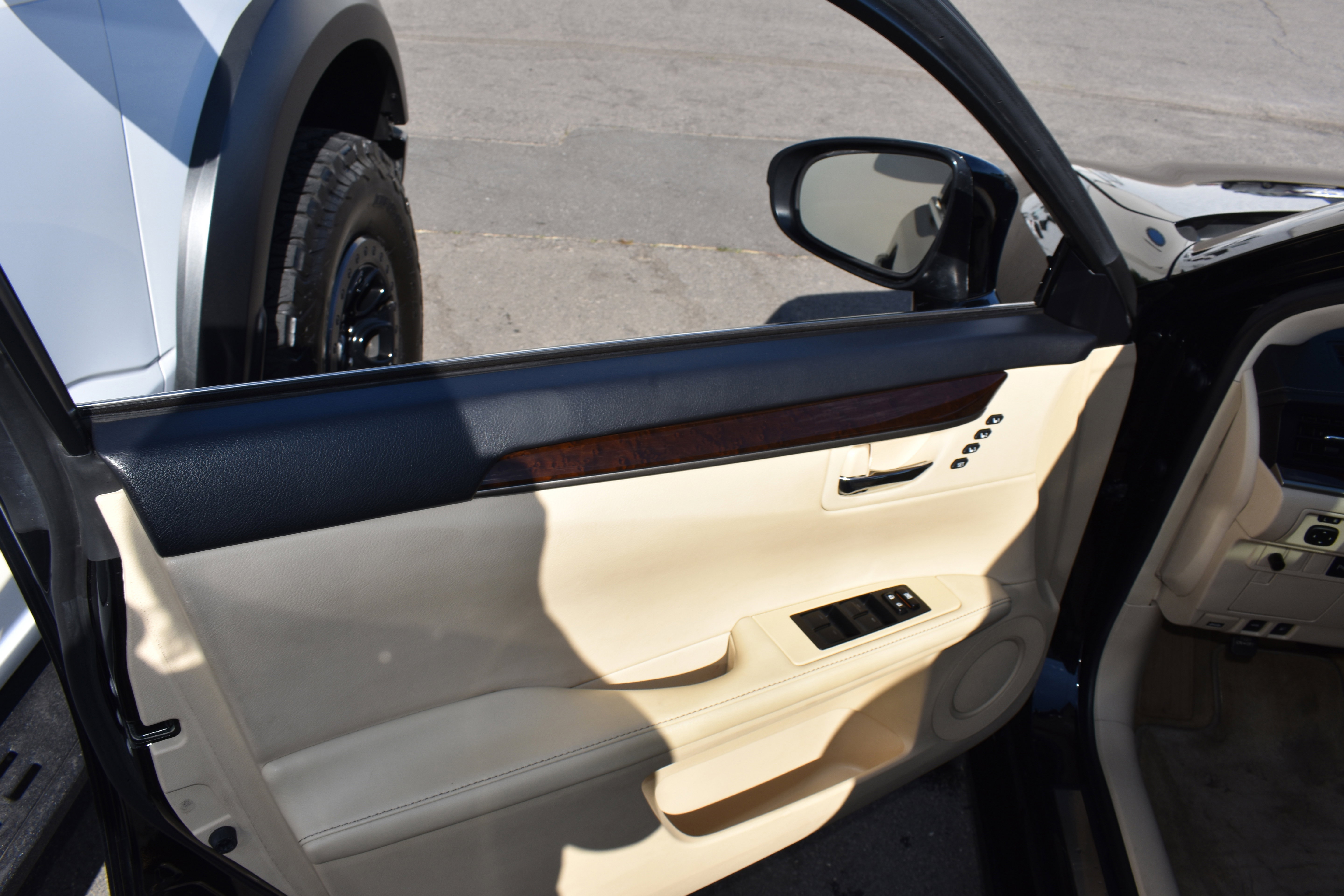 Used 2013 Lexus ES 350 w/ Premium Pkg image 24