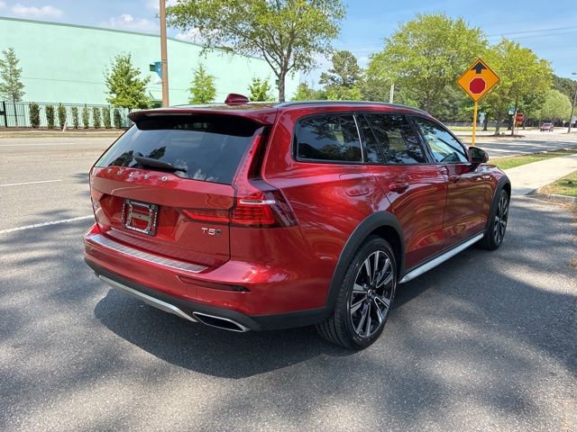 Used 2020 Volvo V60 T5 Cross Country w/ Protection Package Premier AWD/4WD image 3