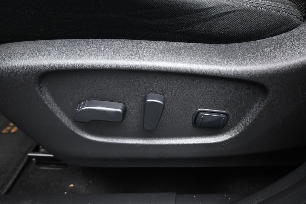 Used 2019 Nissan Rogue Sport SV AWD/4WD image 12