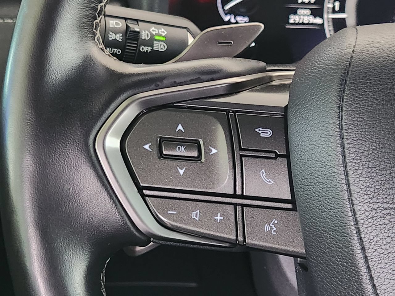 Used 2023 Lexus LX 600 4WD w/ Luxury Package image 27