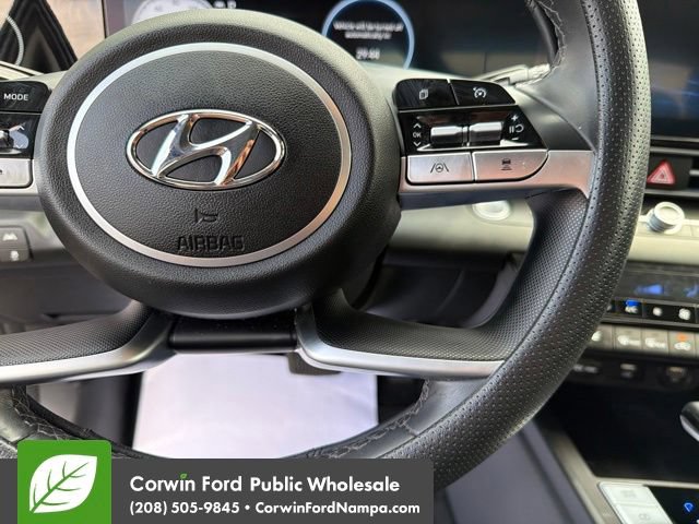 Used 2023 Hyundai Elantra Limited FWD image 16