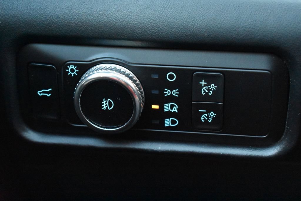 Used 2023 Ford Explorer Platinum w/ Technology Package AWD/4WD image 14