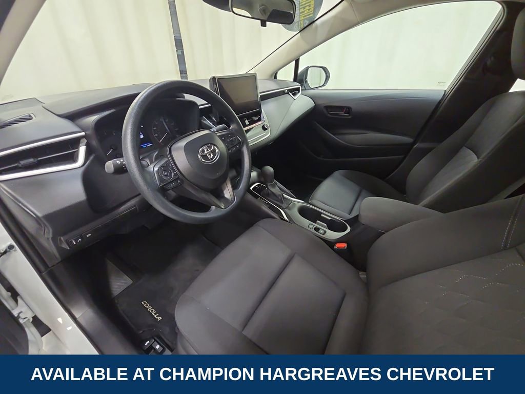 Used 2025 Toyota Corolla LE image 13