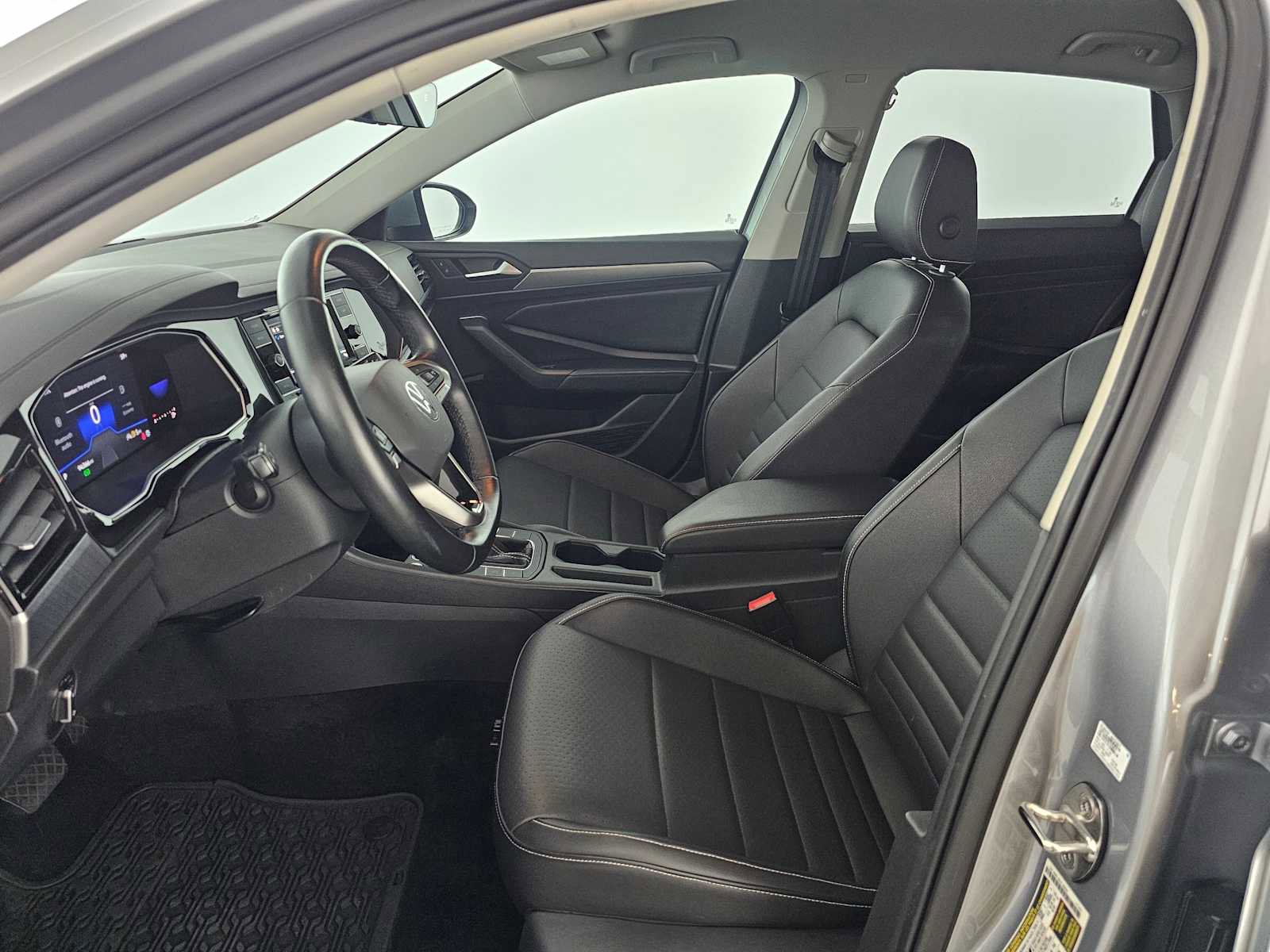 Used 2022 Volkswagen Jetta SE image 20