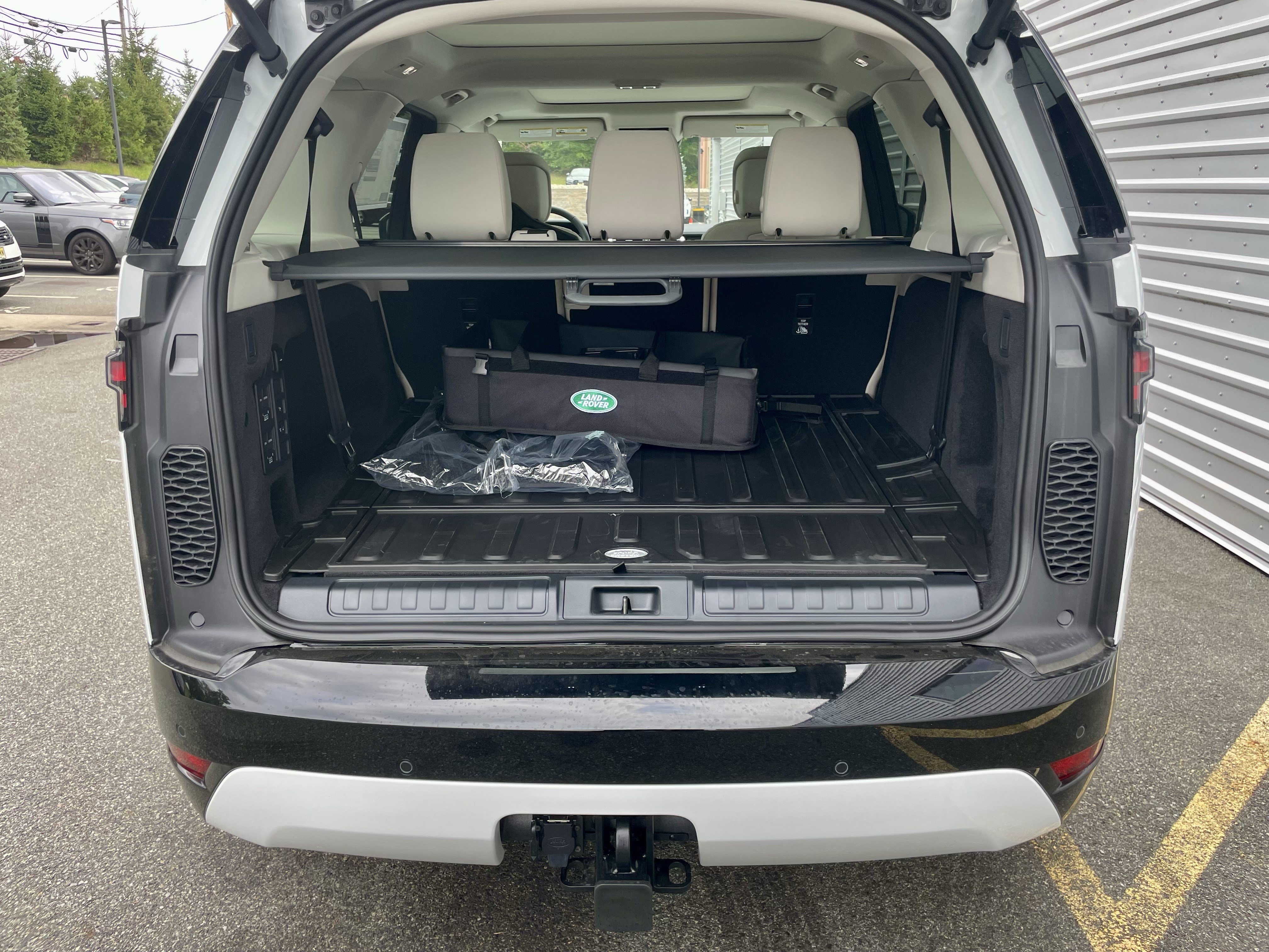 New 2026 Land Rover Discovery Dynamic SE AWD/4WD image 40