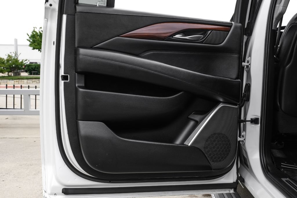 Used 2019 Cadillac Escalade ESV Premium Luxury RWD image 49