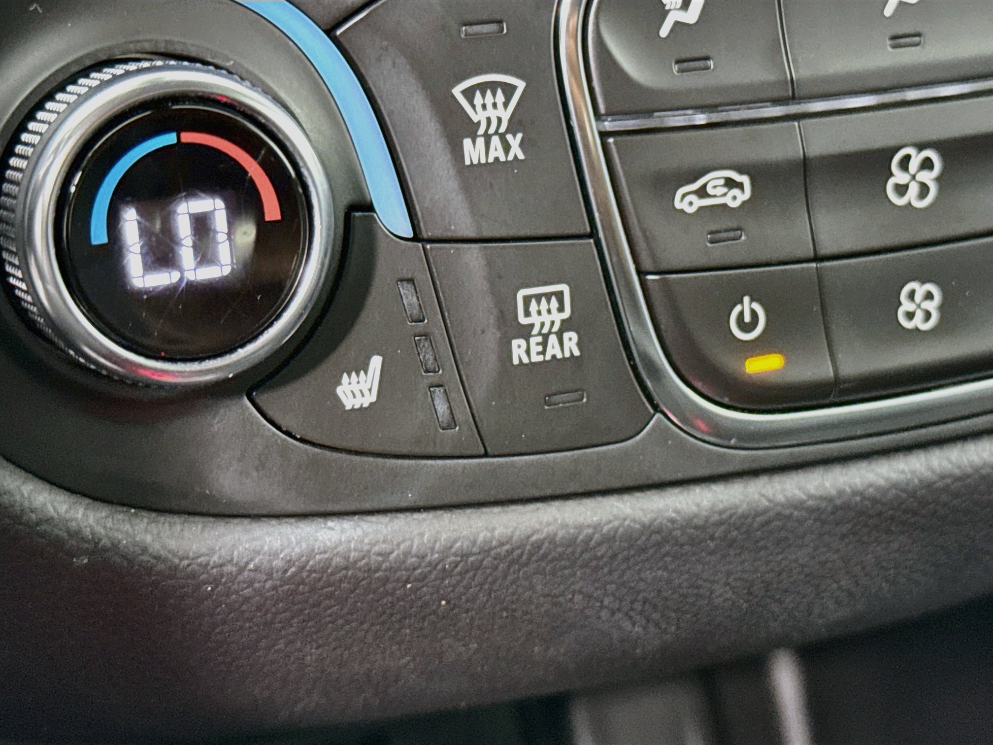 Used 2021 Chevrolet Equinox Premier FWD image 21