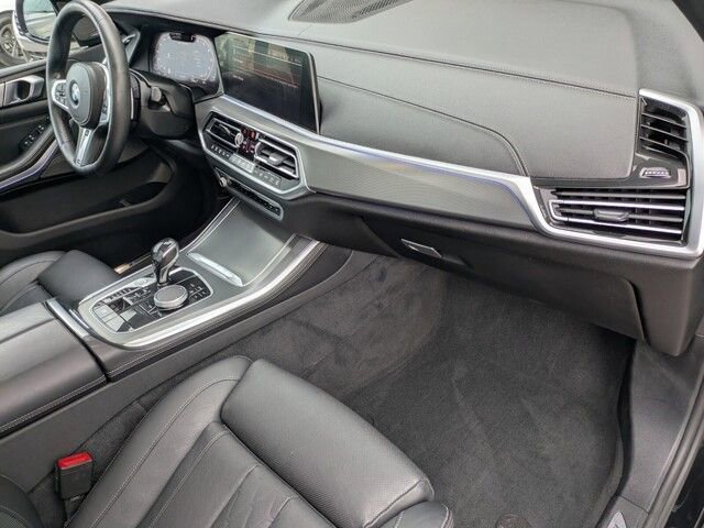 Used 2021 BMW X5 M50i image 33